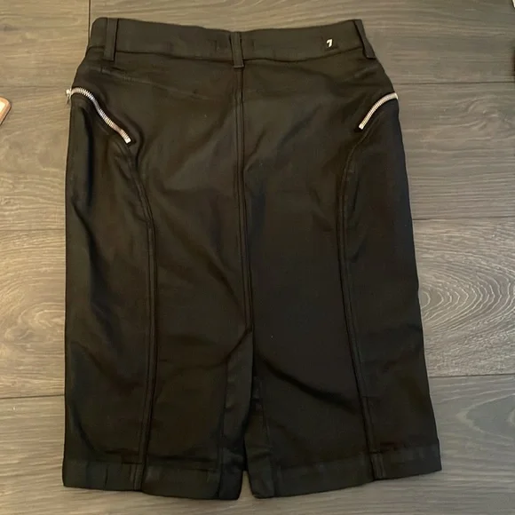 7 For All Mankind - Picture 8 of 11